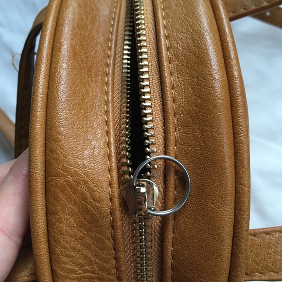 Bali Round Bag Faux Leather Circle Crossbody - Picture 5 of 8